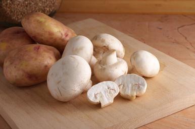 smażone ziemniaki z grzybami