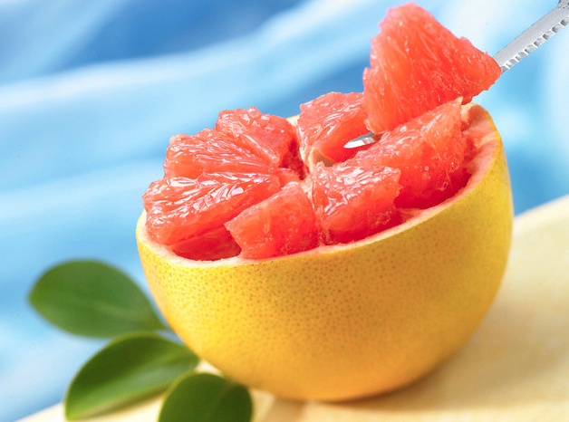Przepisy na sałatki owocowe są proste i smaczne