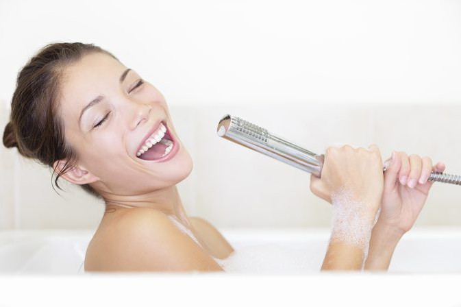 subkutánní kožní výpotky v ústech žen