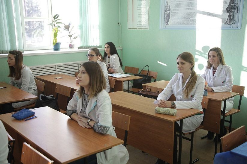 Studia all'Accademia medica di Voronezh