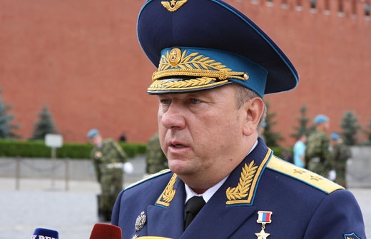 Generał Shamanov niedaleko Kremla