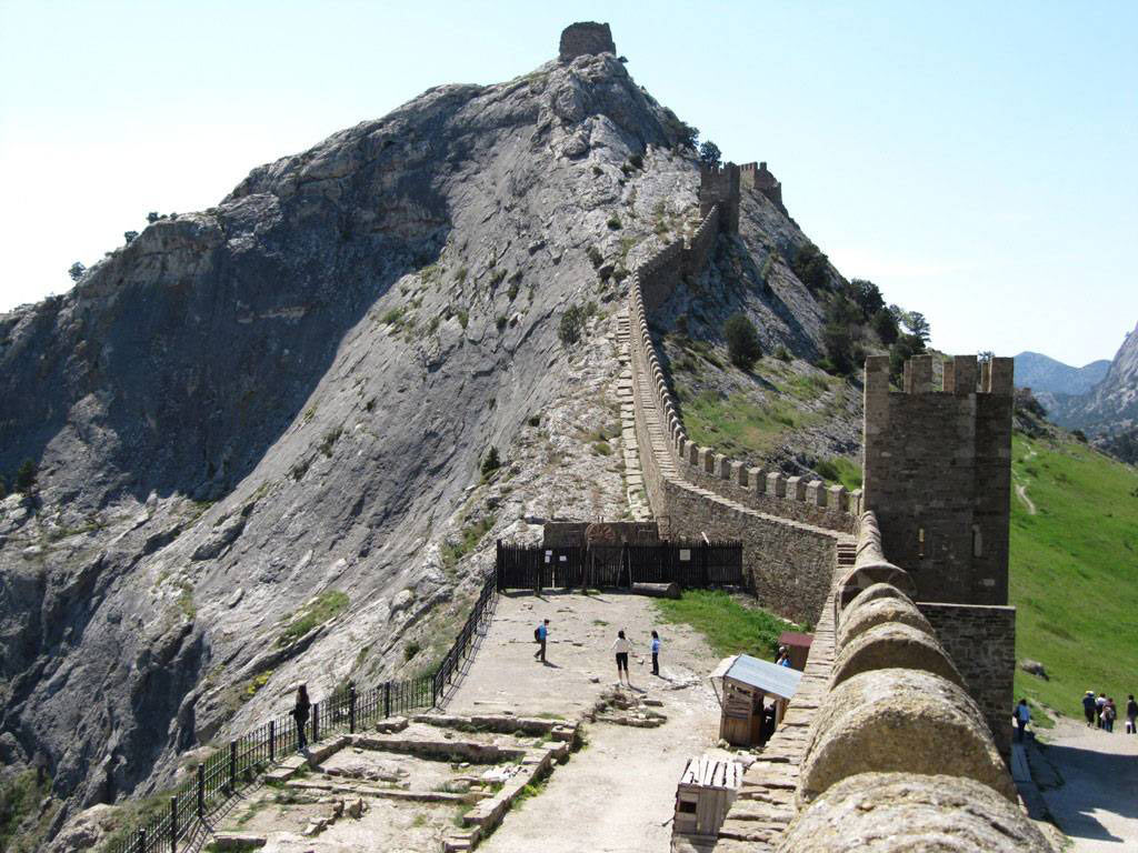 Foto della fortezza genovese della Crimea Sudak