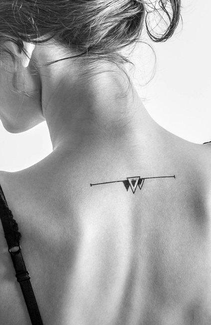 tatuaż minimalizm żeński