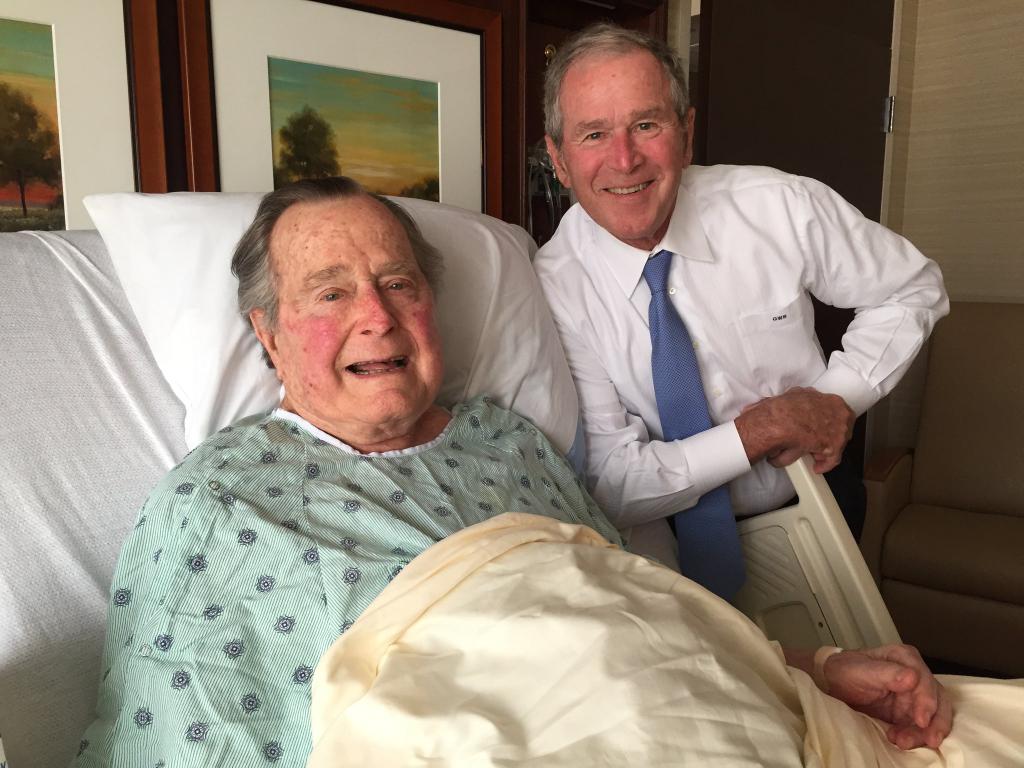 George Bush mlajši in njegov oče