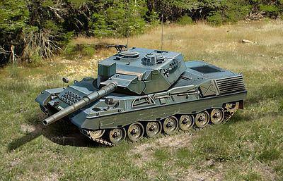 Leopard tank review