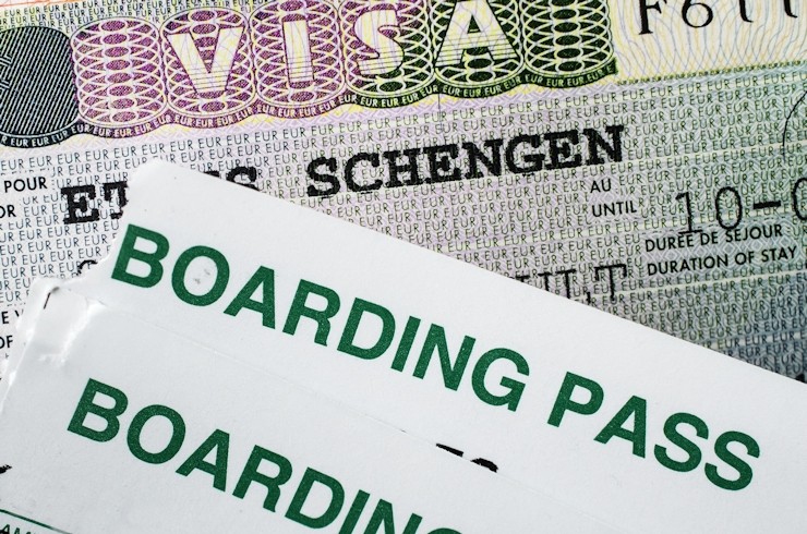 vyřešit otázky týkající se víz