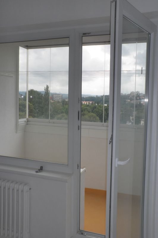 prozori s balkonskim staklima