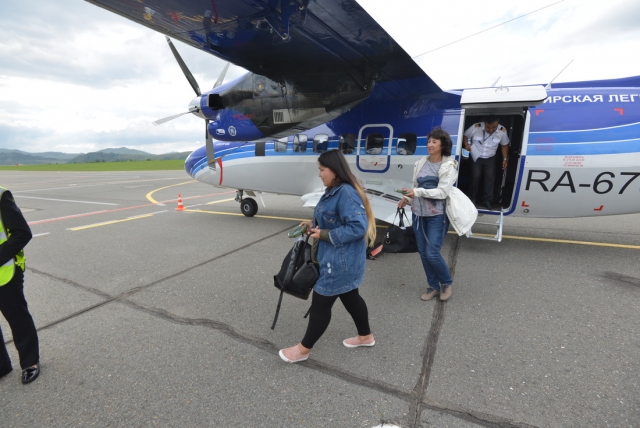 Pasażerowie w Gorno-Altaisk.  CILA Airlines i L-410