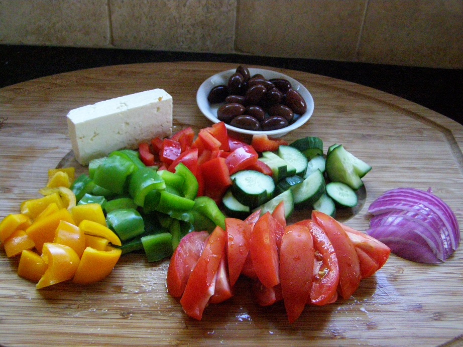 narezana grčka salata