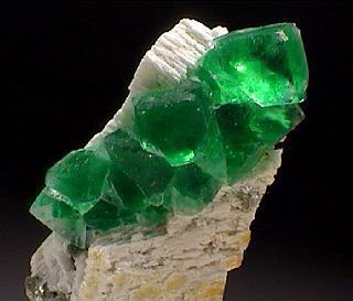 zelené drahé kameny