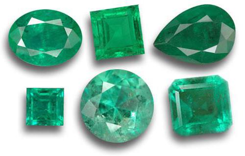 transparentní drahokamy zelené barvy