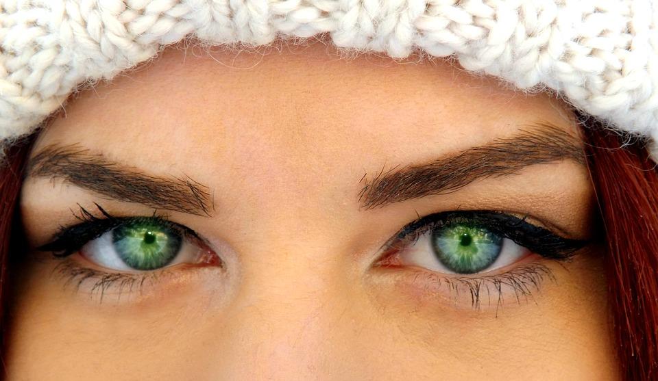 kolorowe soczewki na brązowe oczy