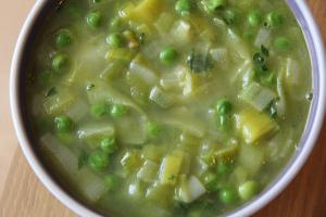 zuppa di piselli alla panna verde