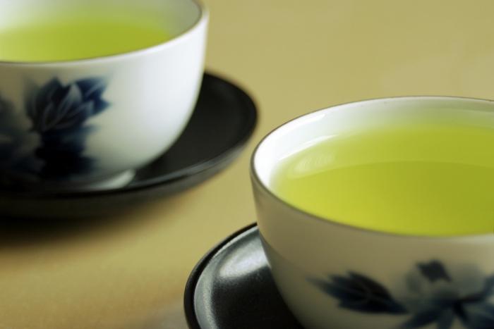 зелени чај са млеком