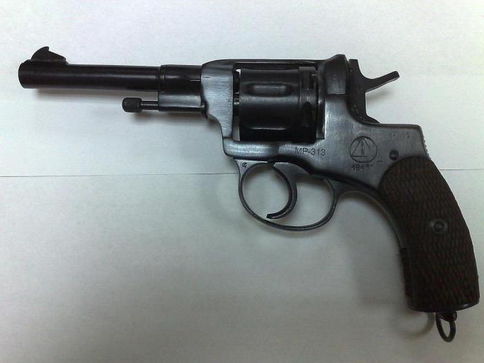pistola revolver