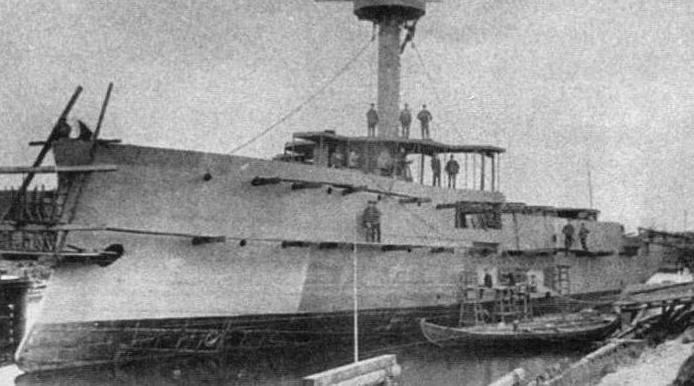 Корејски крстарица и чамац