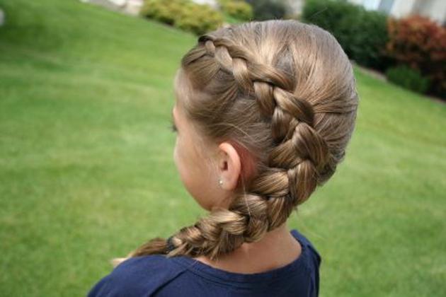 fryzury dla dziewcząt do szkoły