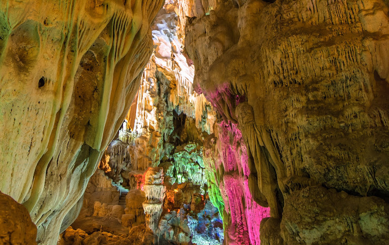 Jaskinia w zatoce Halong
