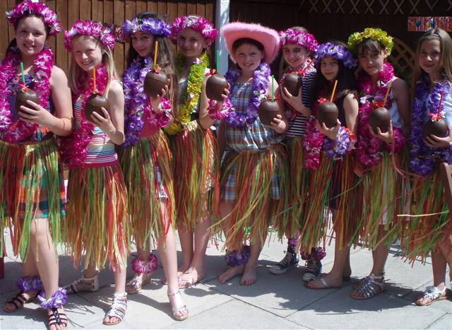 Hawajska impreza dla nastolatków