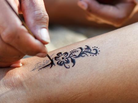 henna dočasné tetování