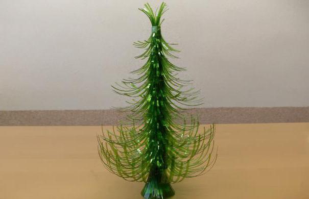 Vánoční strom z plastových lahví