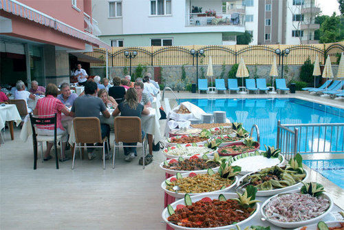 večerja v turškem hotelu