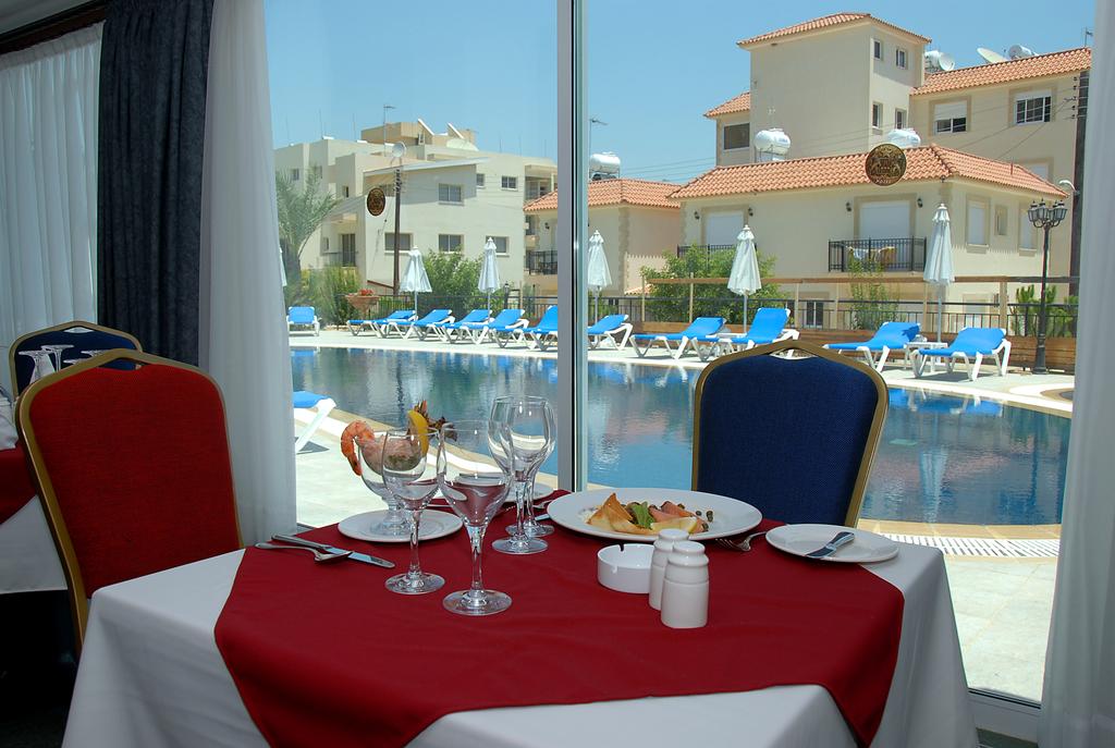 m moniatis hotel 3 cypr
