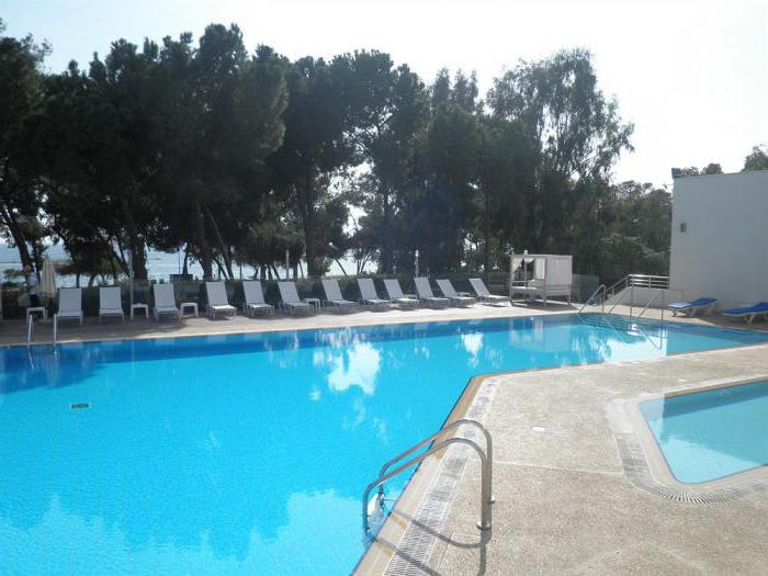 Kypr Limassol park plážový hotel 3