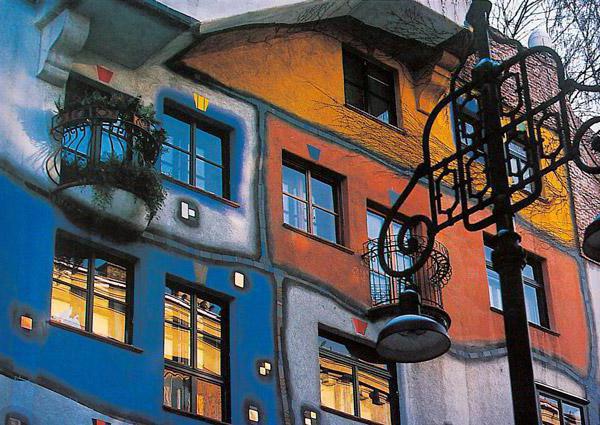 hiša na Dunaju avstrijskega arhitekta Friedricha Hundertwasserja