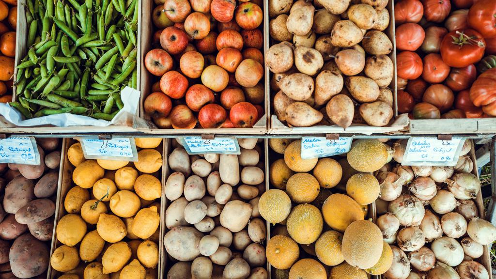 Zelenjava in sadje na trgu