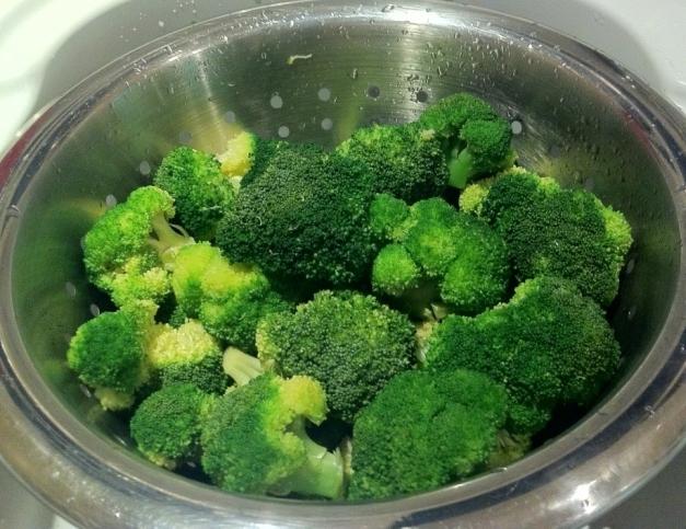 ile minut gotować brokuły