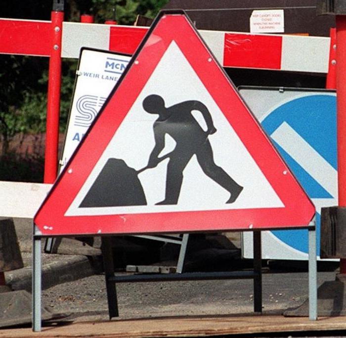 segno di lavori stradali temporanei
