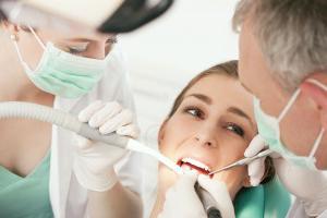 zubní kaz, jak se léčit