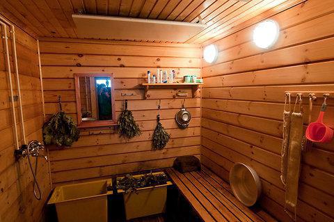 Come si differenzia una sauna da un bagno russo?