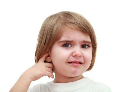 znaki otitisa pri otroku