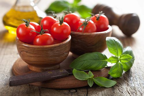 kalorii sałata ogórki pomidorów