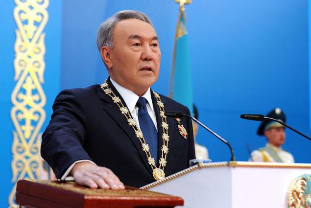 колко години е Назарбаев президент