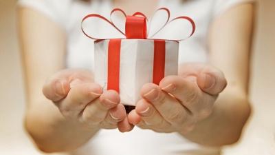 kako podariti darilo na izviren način