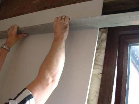 kako izravnati leseno steno