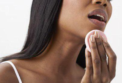 как да нанесете основата на гъбата за лице