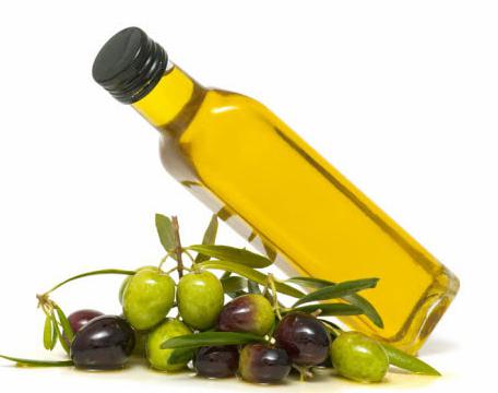 olio d'oliva per la revisione dei capelli