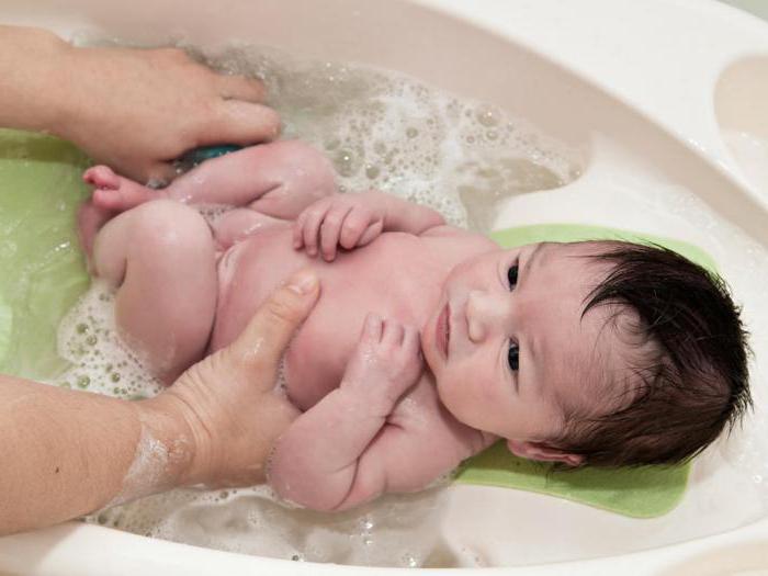 Kako se kupati novorođenče