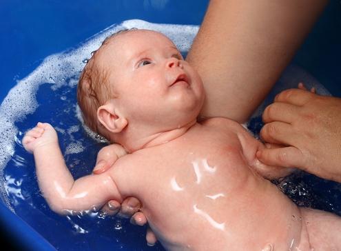 kako kupati novorođenčad