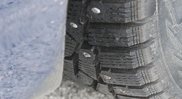 come rompere i nuovi pneumatici chiodati d'inverno