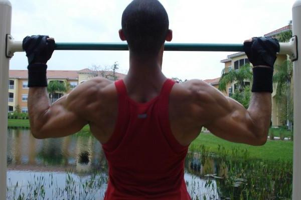 Упражнения за мускулите на гърба у дома