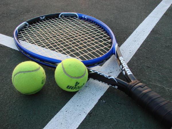 како одабрати тениски рекет за тенис