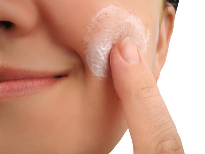 crema per cicatrici sul viso dopo l'acne
