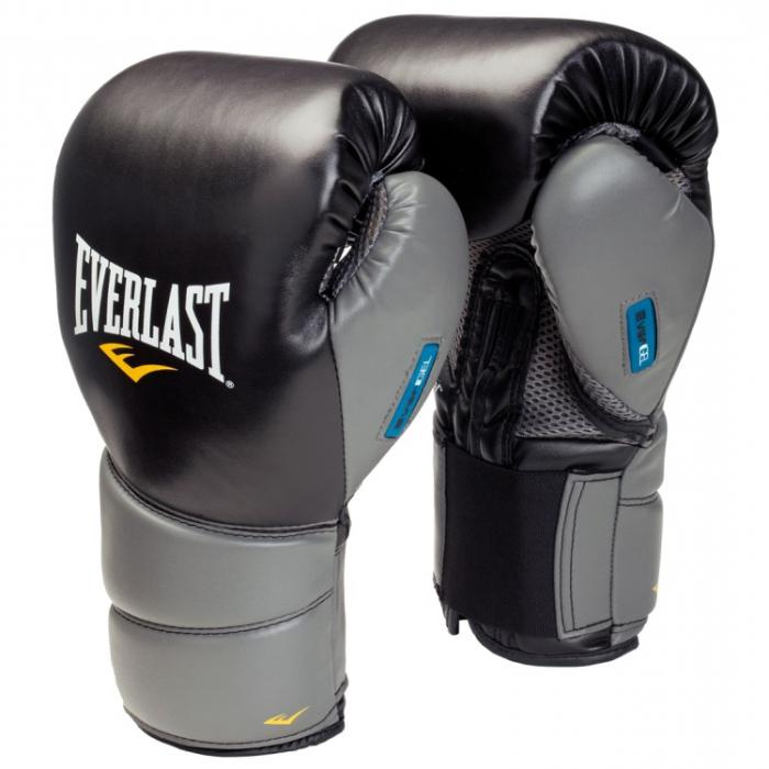 boksarske rokavice in vreča za prebijanje