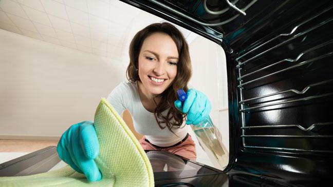 kako hitro očistiti pečico doma