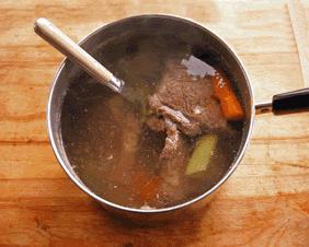 Goveja juha toliko kot kuhamo